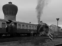 Auf Grund des grauen Wetters und da das Bild nicht scharf genug war enschied ich mich für diese Bearbeitung. Brockenzug im Bahnhof Nordhausen Nord 20.12.2015