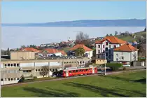 Hoch über dem Nebelmeer des Bodensees verlässt ABDeh 2/4 24 Heiden Richtung Rorschach Hafen. (28.12.2015)