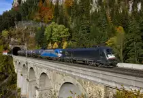 Ende Oktober 2015 brachten die 182 561 sowie die 1216 921  Adria Transport  den LTE 48267 nach Hegyeshalom, und wurde von mir bei der Überquerung des 36 Meter hohen und 87 Meter langen Krausel-Klause-Viadukts fotografiert. 