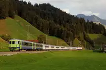 JAHRESRÜCKBLICK 2015
von Walter Ruetsch
SEPTEMBER
BLS: KAMBLYZUG mit Verstärkungsmodul bei Wiggen am 9. September 2015.
