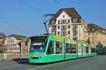 Be 6/8 Combino 308, mit einer Sobu.ch Teilwerbung, auf der Linie 6 überquert die Mittlere Rheinbrücke. Die Aufnahme stammt vom 30.12.2015.