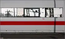 Der Zug und seine Energiezufuhr -

ICE im Stuttgarter Hauptbahnhof.

02.10.2014 (M)