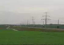 Die Neubaustrecke von Erfurt nach Halle und Leipzig, am 09.12.2015 bei km 200.0 in der Nähe von Erfurt-Vieselbach.