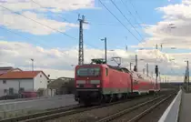DB 143 822 mit der RB 16402 von Erfurt Hbf nach Sömmerda, am 04.09.2015 in Erfurt Ost.