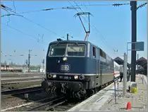 Ist sie nicht schön, die blaue DB 181 206-4 unter der 25000 Volt 50 Hertz SNCF Fahrleitung in Strasbourg? Die Lok hat hier den EC 65 übernommen aus Paris übernommen.
10. April 2007