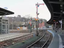 Signalanlage in Richtung Bad Harzburg  im Bereich des Bahnhofes Goslar  am 23. Dezember 2015.

