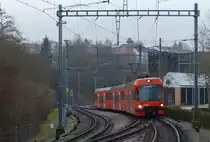 In Papiermühle fährt die S7 in Richtung Worb ein. 1.1.2016