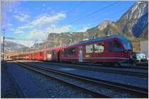 ABe 8/16 3513 mit den neuen Albulawagen als Probezug in Untervaz-Trimmis. (05.01.2016)