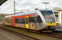 
Bahnhof Betzdorf/Sieg am 10.01.2016, auf Gleis 102 steht der HLB 130 bzw. VT 526 130 (95 80 0946 430-5 D-HEB / 95 80 0646 430-8 D-HEB / 95 80 0946 930-4 D-HEB) ein GTW 2/6 der HLB (Hessische Landesbahn GmbH), als RB 96 „Hellertalbahn“ nach Neunkirchen  bereit.