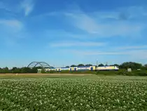 Ein Metronom mitten im Grünen - bei Elze und der Leinequerung. 01.07.2015