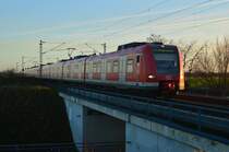 423 756-6 führt eine S11 nach Düsseldorf Flughafen am Freitag den 8.1.2016 bei Allerheiligen.