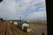 Hanasaki-Linie, die Windkraftanlage von Ochiishi. Aus Triebwagen KIHA 54 523, 26.Oktober 2015. 