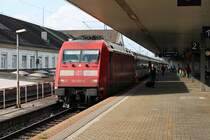 101 055-2 am 04.10.2014 kurz nach der Ankunft mit dem EC 9 (Hamburg Altona - Zürich HB) in Basel Bad Bf und ist schon abgebügelt um vom Wagenpark abzukuppeln.