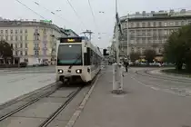 Wien Wiener Lokalbahnen Tw 413 Karlsplatz am 11. Oktober 2015.
 
