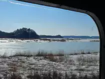 Hanasaki-Linie, in den Sümpfen von Akkeshi. Der Pazifik gefriert im Winter hier zu. Aus Triebwagen KIHA 54 519, 19.Februar 2009.