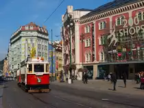 TW 2272 + Beiwagen xxx der Prager Straßenbahn auf der  historischen Linie 91  in Prag am 09.10.2010.
Infos zur historischen Linie 91 gibt es hier: http://www.dpp.cz/de/nostalgiefahrt-mit-der-stra-enbahn-nr-91