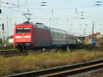 101 018 am 08.11.2015 mit einem IC bei der Durchfahrt durch den Bhf Großkorbetha.