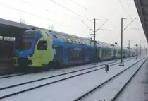 7.1.16, Braunschweig Hbf.: Es gibt seit dem Planwechsel noch mehr neue Doppeldecker in Braunschweig. Von Rheine kommt jetzt die Westfahlenbahn mit KISS als RE herüber. Auch ein imposanter Anblick.