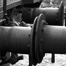 Spinnennetz am Puffer eines Kesselwagen In Nordhausen am 20.12.2015. Bild ist eine Nahaufnahme von diesem Bild zur gleichen Zeit: http://www.bahnbilder.de/bild/deutschland~bahnhoefe-l---q~nordhausen/913057/mit-einem-kesselwagen-wird-diese-zufahrt.html