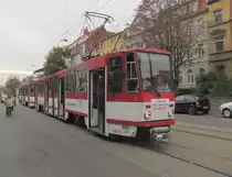 EVAG  405 + 495 als Linie 3 (Urbicher Kreuz - Europaplatz), am 17.10.2014 an der Haltestelle Bergstraße. An dem Tag verkehrten die Erfurter Tatrawagen letztmalig im Linienverkehr.