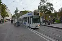 Diese Duewag GT8Z mit der Nummer  246  fährt am 18.10.2015 auf der Linie 3 durch Freiburg im Breisgau.
