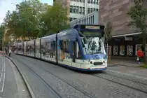 Diese Siemens Combino mit der Nummer  277  fährt am 18.10.2015 als Sonderzug durch Freiburg im Breisgau.
