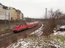 Selten zu sehen 143 355 mit dem RE 4788 gezogen von Dresden Hbf nach Hof Hbf.
Hier am 25.01.16 bei der Ausfahrt Plauen/V.