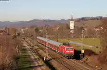 RB 17060 (Neuenburg(Baden)-Offenburg) mit Schublok 143 055-2 bei Denzlingen 25.1.16