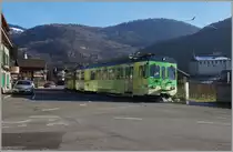 Der aus den beiden ASD BDe 4/4 403 und 402 formierte Regionalzug 441 von Les Diablerets nach Aigle erreicht in Kürze sein Ziel.
25. Jan. 2016