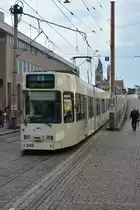 Diese Duewag - GT8Z mit der Nummer  245  fährt am 18.10.2015 auf der Linie 5.