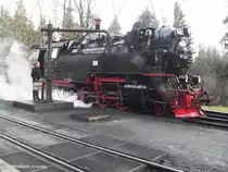 99 7240-7 am 12.12.2015 in Drei-Annen-Hohne beim Wassernehmen.