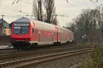 RB Koblenz steht auf dem Zugzielanzeiger....es ist der am Schlußlaufende Steuerwagen einer RB 27 die samt der Zwischenwagen und der 143 168 in den Odenkirchener Abzweig einfährt am Abend des 22.1.2016