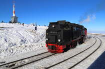 Blick aus dem in den Brockenbahnhof einfahrenden IG HSB-Sonderzug am 13.02.2015 (Bild 3). Das an diesem Tag herrschende Bilderbuchwetter sorgte für kristallklare Sicht. Solche Bedingungen trifft man auf diesem Berg nur in den allerseltensten Fällen an!