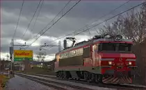 SŽ 363-037 fährt als Lokzug durch Maribor-Tabor Richtung Maribor HBF. /11.1.2016