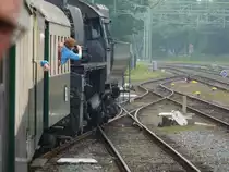 Apeldorn am 6.9.2014:  Bahnhofsvorgleise in Richtung Beekbergen, Sonderzug mit 52 3879 als Zuglok, beim großen Eisenbahn-Spektakel  „Terug naar Toen - Zurück nach Damals“ der Museumseisenbahn VSM in Beekbergen / NL, 
