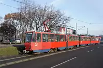 Serbien / Straßenbahn Belgrad / Tram Beograd: Tatra KT4M YUB - Wagen 405 sowie Tatra Tatra KT4M YUB - Wagen 406 der GSP Belgrad, aufgenommen im Januar 2016 in der Nähe der Haltestelle  Blok 21  in Belgrad.