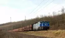 RWE Lok 542 kam im noch ziemlich neuen Farbkleid durch Allrath gefahren.

Allrath 06.02.2016
