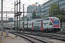 Einfahrt von RABe 511 109 am 25.10.2014 als InterRegio (Zürich Flughafen - Basel SBB) in den Endbahnhof.