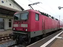 Deutlich zu sehen am 31.10.2015 in Nordhausen die Verschmutzungen an 143 285-5 an ihren letzten Einsatztagen auf der Südharzstrecke