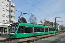 Be 6/8 Combino 303, der als erster eine Revision erhalten hat, wartet an der Endstation der Linie 14 in Pratteln. Die Aufnahme stammt vom 06.02.2016.