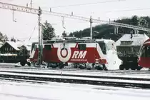 RM: Im Winter 2004 wartete die Re 436 112-7  BERN  in Solothurn HB auf ihren nächsten Einsatz. Das waren noch schöne Zeiten, als der harte Winter auch das Mittelland erreichte.
Foto: Walter Ruetsch 