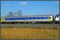 Seit Dezember 2015 kommen auf dem RE 6 Leipzig - Chemnitz wieder Abteilwagen zum Einsatz. Die Wagen vom Typ Bomz waren zuvor bei der NOB auf der Strecke Hamburg - Westerland unterwegs und wurden für ihre neue Heimat nochmals umgebaut. Wagen 21 33 002-9 von Transdev Regio Ost war am 13.02.2016 im Zug MRB 74780 eingereiht.