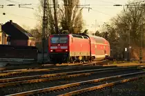 143 009 mit einem RB 27 nach Koblenz am Dienstag den 16.2.2016 beim Verlassen des Rheydter Hbf. 