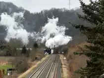 Nach dem Wasser fassen in Arnsberg ging es weiter nach Willingen. Nach dem Wasser fassen schnaufte die 01 150 die Steigung hoch Richtung Bestwig hoch. Hier ist die obere Ruhrtalbahn bereits 200km lang.

Arnsberg 20.02.2016