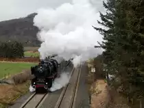 Mit lauten schnaufen und viel Dampf kam die 01 150 mit dem Sonderzug nach Willingen die Steigung Richtung Bestwig hoch gedampft. Hier hat die obere Ruhrtalbahn bereits eine Länge von stolzen 200km.

Arnsberg 20.02.2016