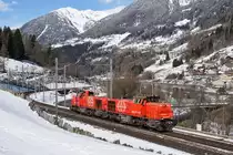 Am 843 014-2 und Am 843 010-0 fahren am 15.02.2016 von Airolo Richtung Biasca, aufgenommen bei Rodi-Fiesso.