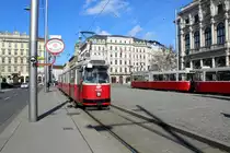 Wien Wiener Linien SL D (E2 4006) Schwarzenbergplatz am 20. Februar 2016.
