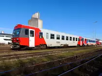 5047 097-0 verlässt als R5972 den Bhf. Ried; 160212