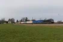 185 573 von Lokomotion mit dem 41857 am 20. Februar 2016 bei Übersee.