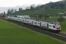 Bei St. Margrethen befindet sich am 30.01.2016 RABe 511 028 von Chur kommend als „RHEINTAL-EXPRESS“ RE 4878 auf der Fahrt nach Wil.
